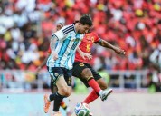 Anota y asiste Messi en victoria amistosa de Argentina ante Angola