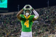Watch #6 Oregon Ducks vs. Washington football today, free Streameast alternatives, start time, TV channel