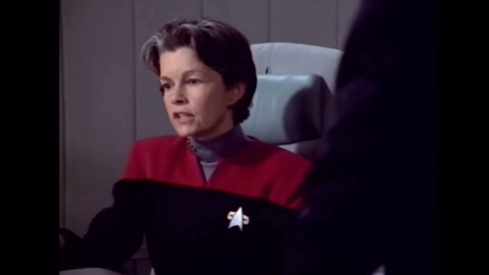 Robert Beltran Praises Original Star Trek: Voyager Captain Genevieve Bujold