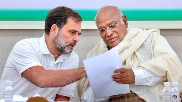 Rahul meets Kharge as Congress alleges 'vote chori' after Bihar poll