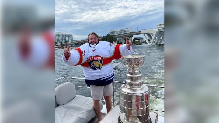 Panthers equipment manager sets record wearing jerseys