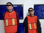 Arrestan a dos en moto robada; uno llevaba cristal