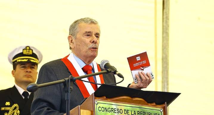 Fernando Rospigliosi califica denuncia de Pedro Castillo contra congresistas como “un pretexto ridículo”