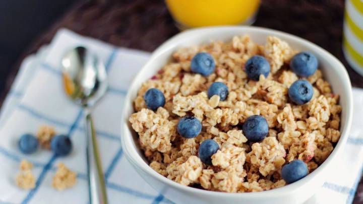 La avena como aliado diario: el alimento que transforma tu salud y tu dieta, según los expertos