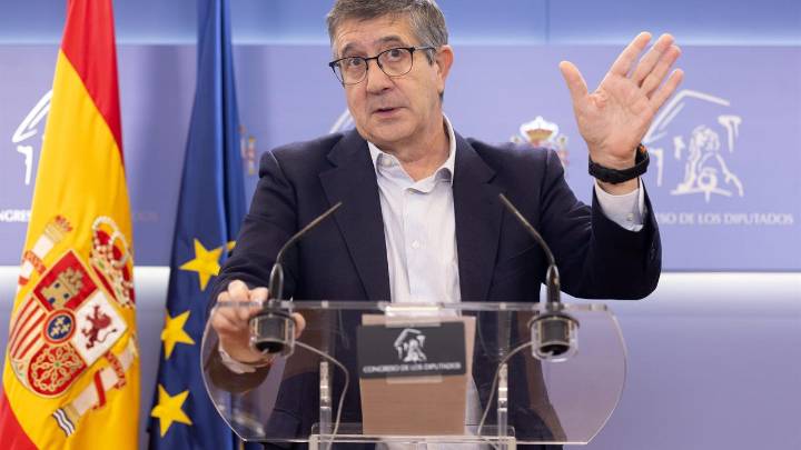 El PSOE esperará al fin de la comisión de investigación para ver si denuncia a Mazón: "Fue la indignidad hecha persona"