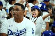 Ex-Dodger reads books to San Bernardino students