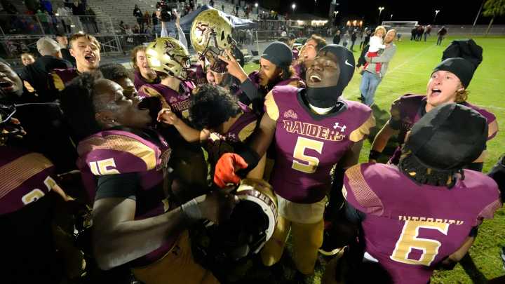 Big win for Riverdale in class 5A-Region 3 regional football final