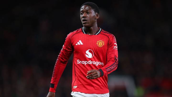 Transfer rumors, news: Napoli pushing for Man United's Mainoo