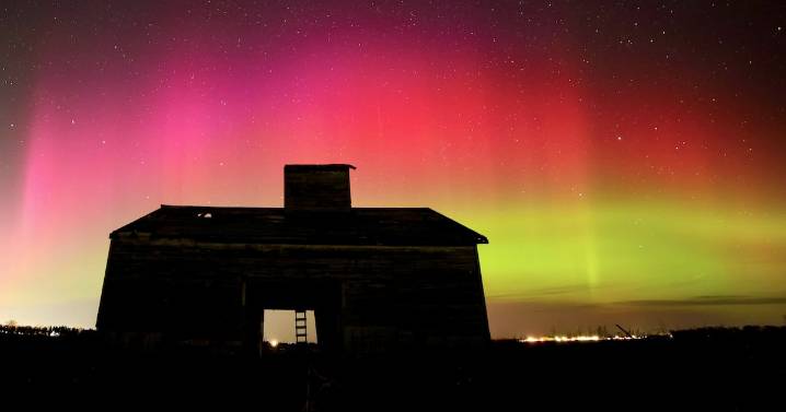 Northern lights in Manitoba put on vibrant show