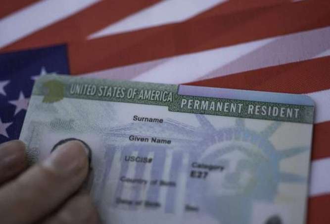 EEUU hará “revisión rigurosa” de tarjetas de residentes cubanos y venezolanos