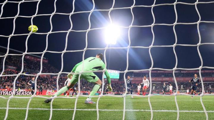 El Girona frustra a un Madrid que se deja el liderato en Montilivi