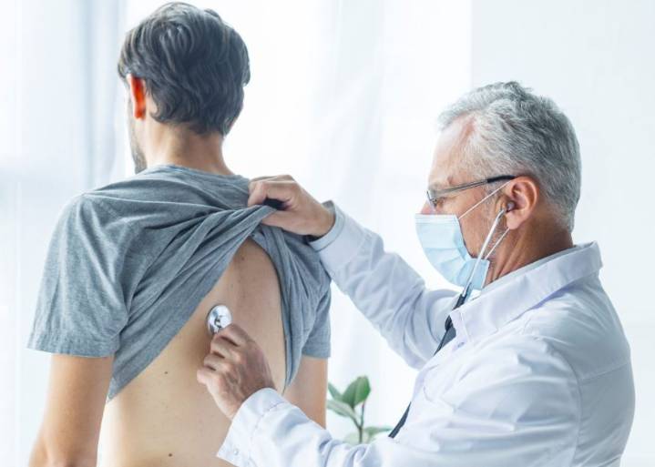 Más de 19 mil muertes al año y hasta $23 mil USD por paciente: la EPOC demanda innovación terapéutica y atención integral