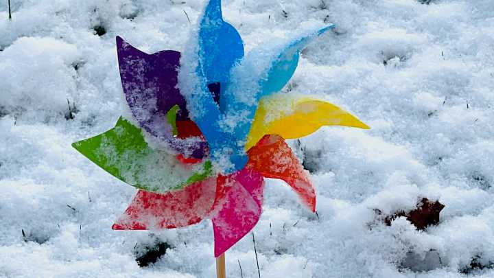 First snow in Akron causes traffic headaches with more flakes coming ❄️