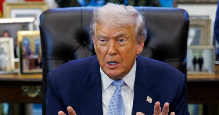 Caso Epstein y el alto costo de vida ‘hunden’ popularidad de Trump, ¿qué porcentaje ya no lo apoya?