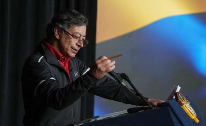 Hubo conversaciones con IA, no eran copias: Petro sobre chats de ‘Calarca’