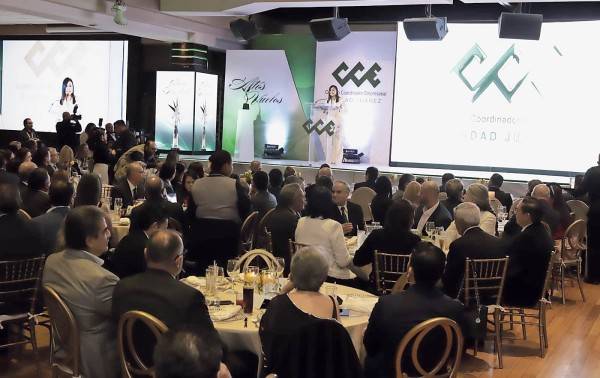 Reconoce CCE a empresarios destacados