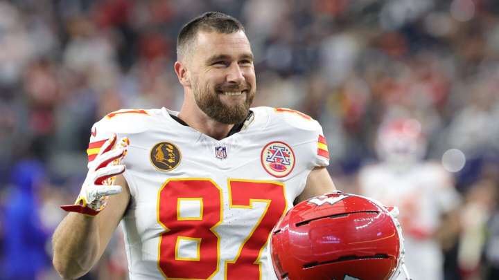 Travis Kelce's fourth-down touchdown gives Chiefs 14