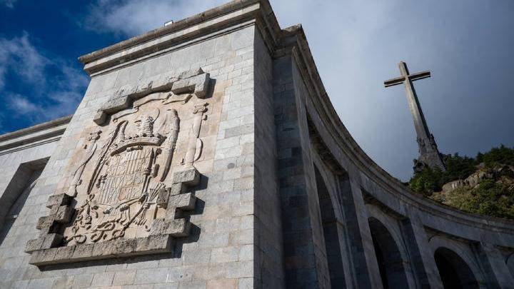 Convocan una concentración ante Santa Marina la Real por celebrar una misa en homenaje a Franco