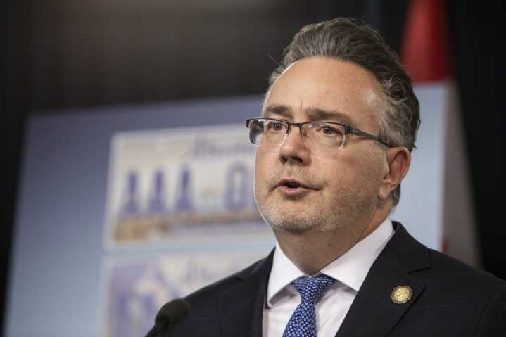 Alberta tables bill to add citizenship mark, health-care numbers to driver’s licences