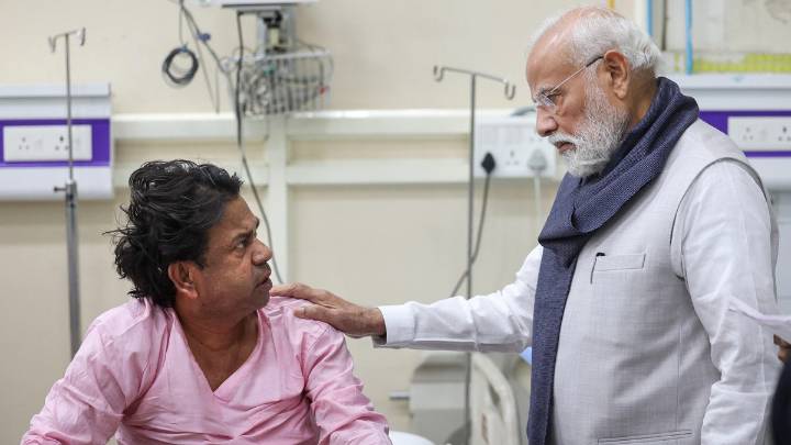 PM Modi visits Red Fort blast victims; reiterates his promise to bring conspirators to justice