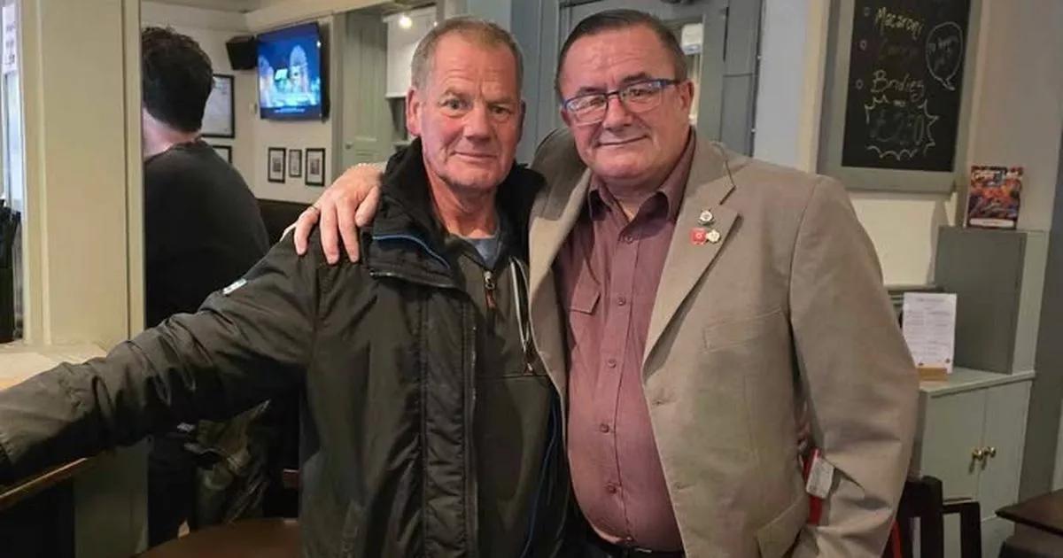 Moment Edinburgh hero bumps into man whose life he saved in chance pub meeting
