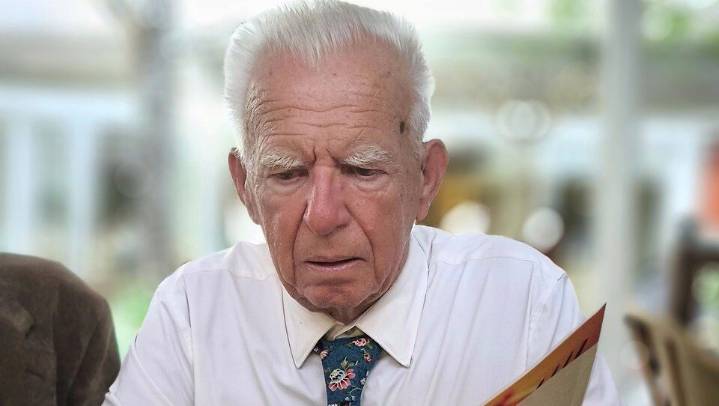 Mennonite Woman Successfully Convinces Husband to Leave the House