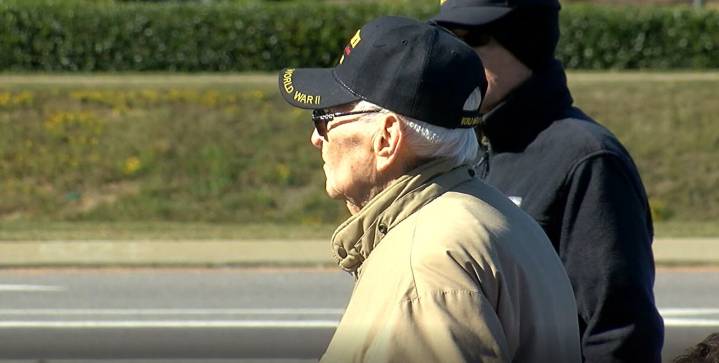 Gran asistencia al programa del Día de los Veteranos en Tuscaloosa