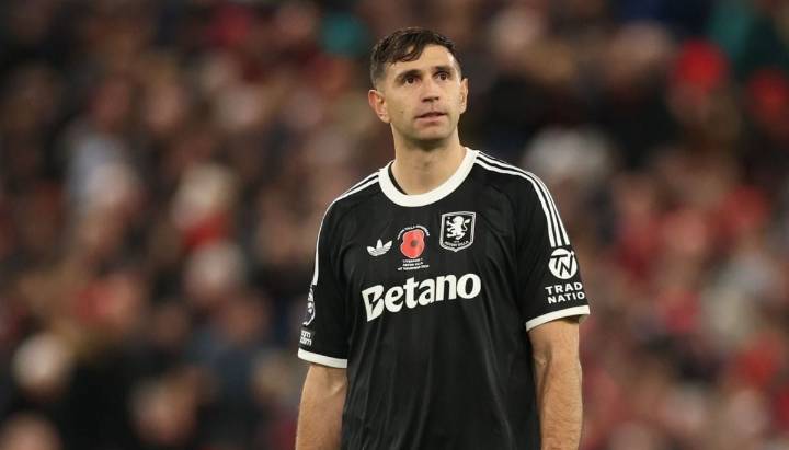 “Yo nunca pierdo”: la insólita reacción del Dibu Martínez tras su grosero error ante Liverpool