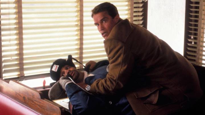 29 Years Later, Arnold Schwarzenegger's "Underrated" & "Entertaining" Action Caper Is Finally Finding Success on Streaming