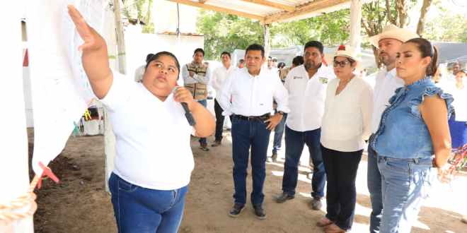Anuncia Javier May adquisición de maquinaria para mantenimiento de caminos cosecheros; desde Balancán reitera compromiso del Gobierno del Pueblo con la obra pública y el desarrollo de las comunidades