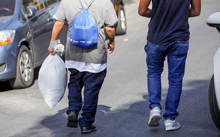 Tribunal de apelaciones rechaza deportación rápida de migrantes del gobierno de Trump