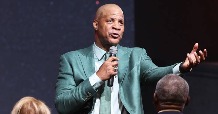 Former Mets star Darryl Strawberry thanks Trump for pardon during sermon at Tulsa church