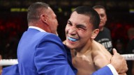 Óscar de la Hoya espera llegar a un acuerdo favorable para Ortiz con Ennis