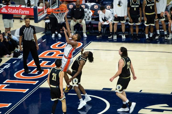Deadspin | Keyshawn Hall stuffs stat sheet as No. 20 Auburn whomps Wofford