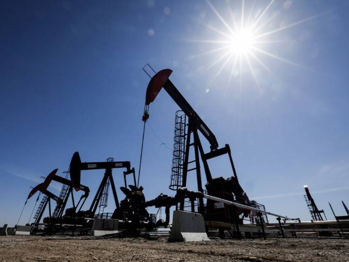 Carney sets stage to scrap oil and gas cap, boost industrial carbon tax