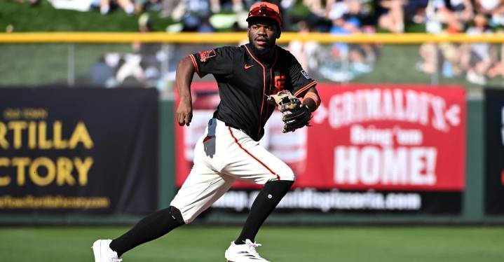 Giants re-sign Osleivis Basabe to minor league contract