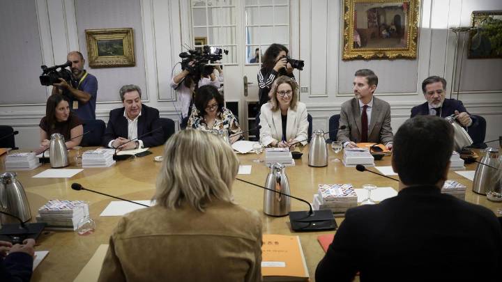 Vox pasa la pelota al tejado del PP, niega negociaciones y se muestra "preparado" para elecciones en la Comunidad Valenciana