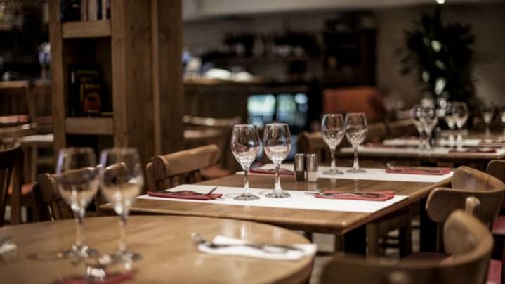 El consumo gastronómico en Santa Rosa cayó entre un 30 y 40 por ciento: la gente paga con tarjeta y elige el menú más económico