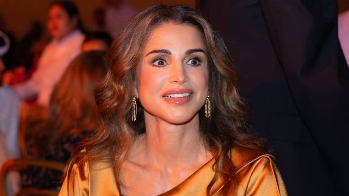 Queen Rania of Jordan makes 'high-impact' appearance in unusual metallic two