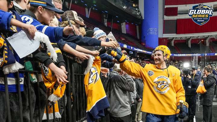 Forsberg enjoys Global Series 'special moment' with kids from hometown team