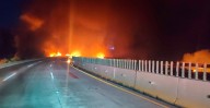 Incendio de pipa con combustible cierra autopista México