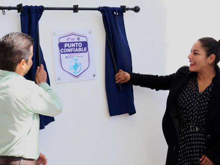 Guadalupe Cuautle reconoce a comercios por sumarse a la estrategia de seguridad “Punto Confiable”