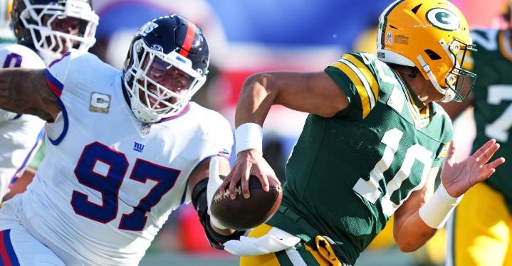 Packers QB Jordan Love leaves Giants game with shoulder injury