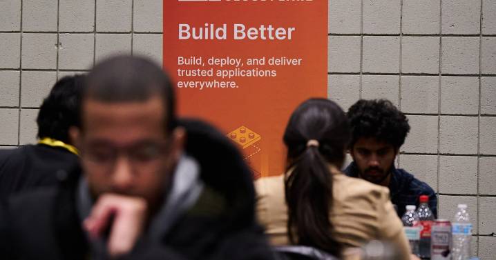 Acción de Cloudflare cae tras falla que bloquea a cientos de páginas a nivel global