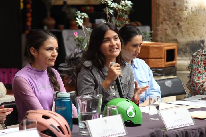 Mujeres ciclistas sufren intimidación y agresiones de motociclistas