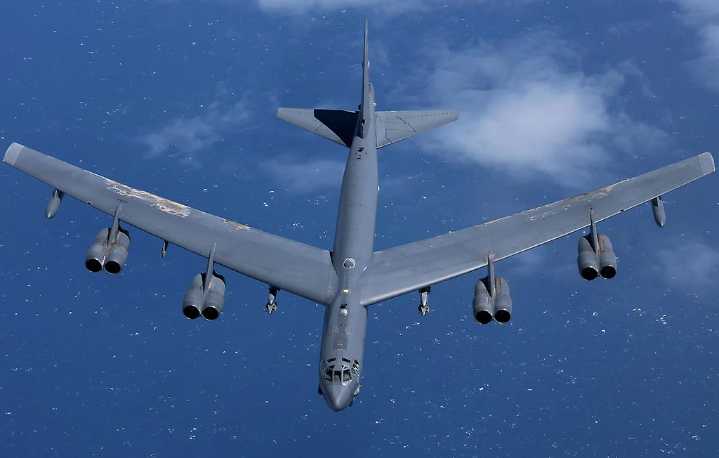 Dos bombarderos B-52 de EEUU sobrevolaron nuevamente las costas venezolanas