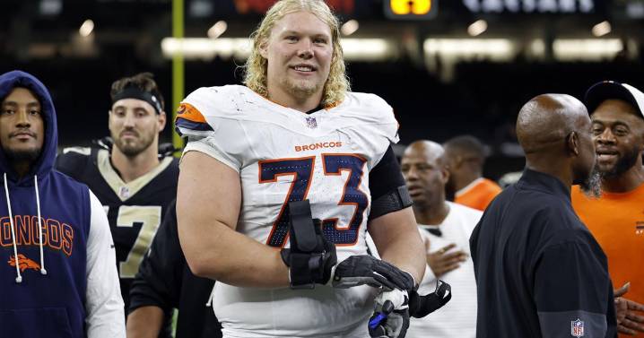 Former Cowboy Frank Crum makes critical play for Broncos