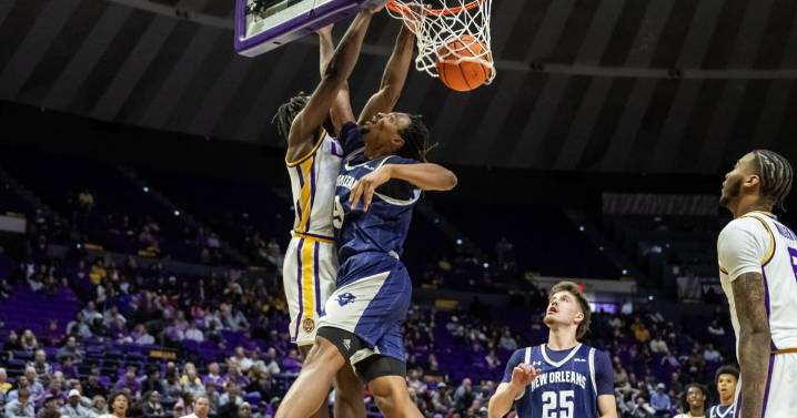Photos: LSU muscles past UNO 93