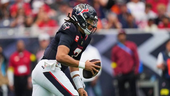 Texans' CJ Stroud leaves game after brutal hit