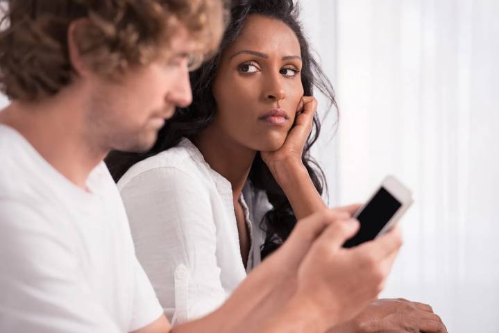 Justicia turca declara los ‘Me gusta’ en redes sociales como motivo de divorcio